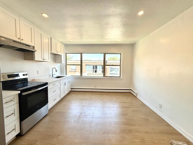 Photo - 169 Park Row S Unit 8