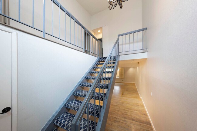 Photo - 4 bed, 2.5 bath Townhome Close to Community Pool!