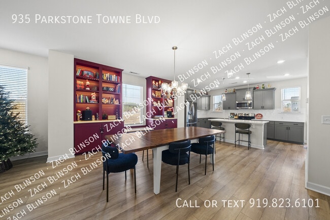 Photo - 935 Parkstone Towne Blvd