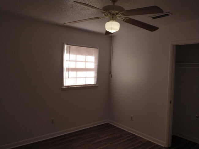 Photo - 1600 Woodland Dr
