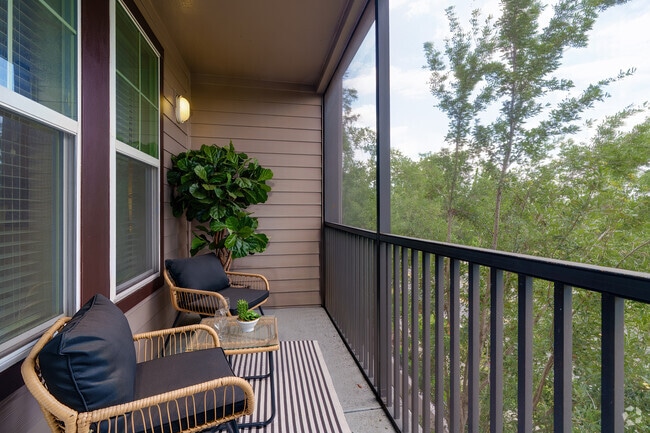 1BR, 1BA - 821SF - Balcony