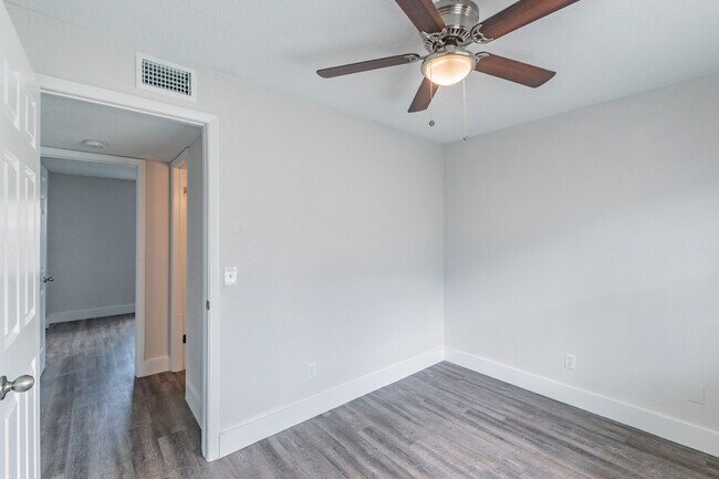 Photo - La Tierra Verde