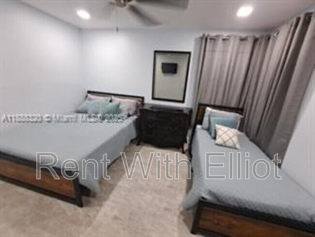 Photo - 2242 Polk St