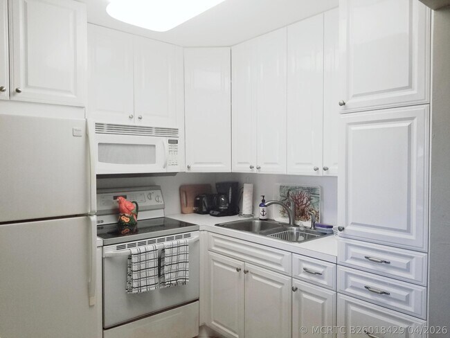 Photo - 850 East Dr Unit 207