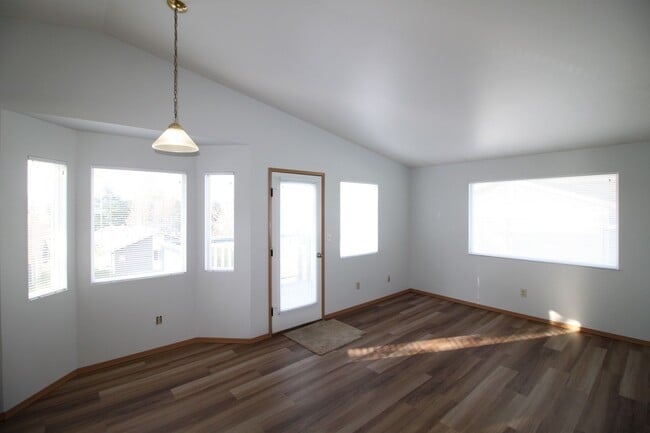 Photo - 730 SE 8th Ave