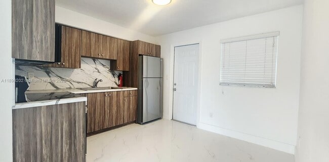Photo - 2240 NW 18th St Unit 2
