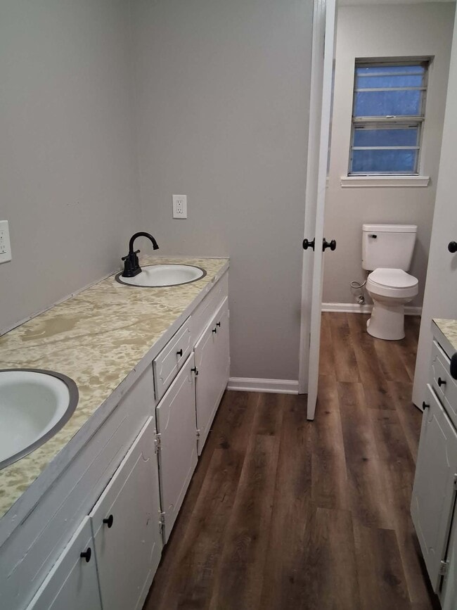 Photo - 1103 Berrywood Ave