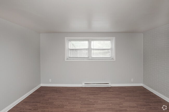 1BR, 1BA - 650 SF - Trenton House Apartments