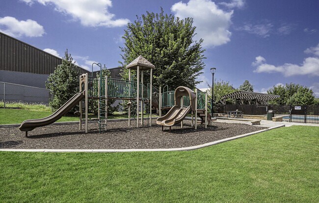 Photo - Pine Tree Apartments