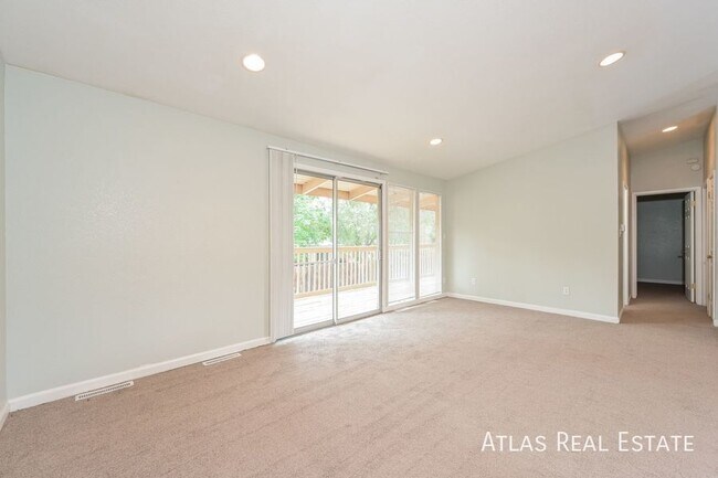 Photo - 540 N Harlan St