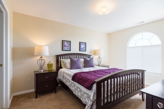 Building Photo - Sterling Pointe Apartments