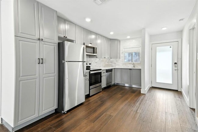 Photo - 909 Reinli St Unidad 144