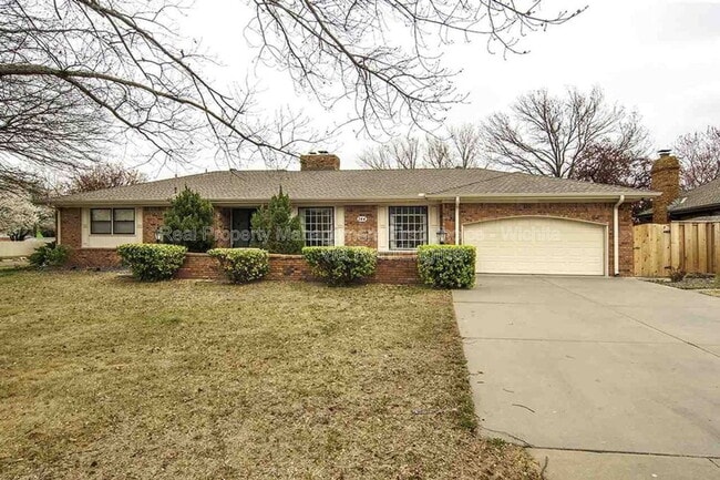 Building Photo - 244 Live Oak Ln