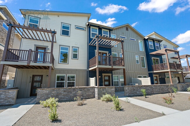 Photo - 3118 N Network Ln