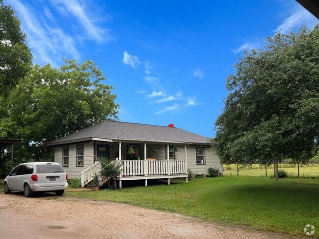 Building Photo - 1606 Wagon Rd Rental