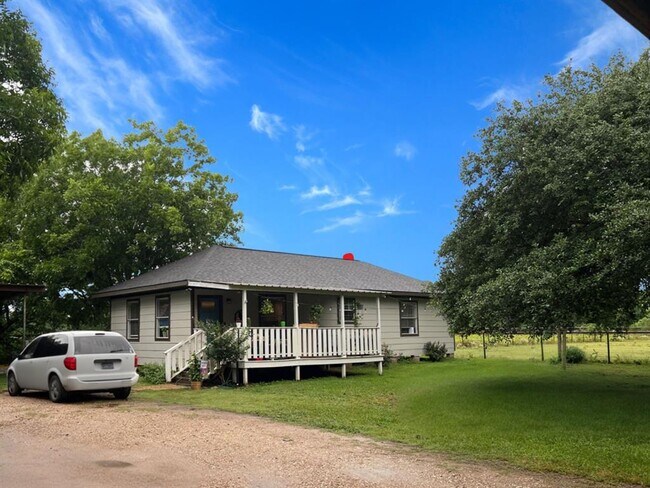 Photo - 1606 Wagon Rd House
