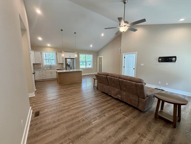 Photo - 319 Merifield Dr