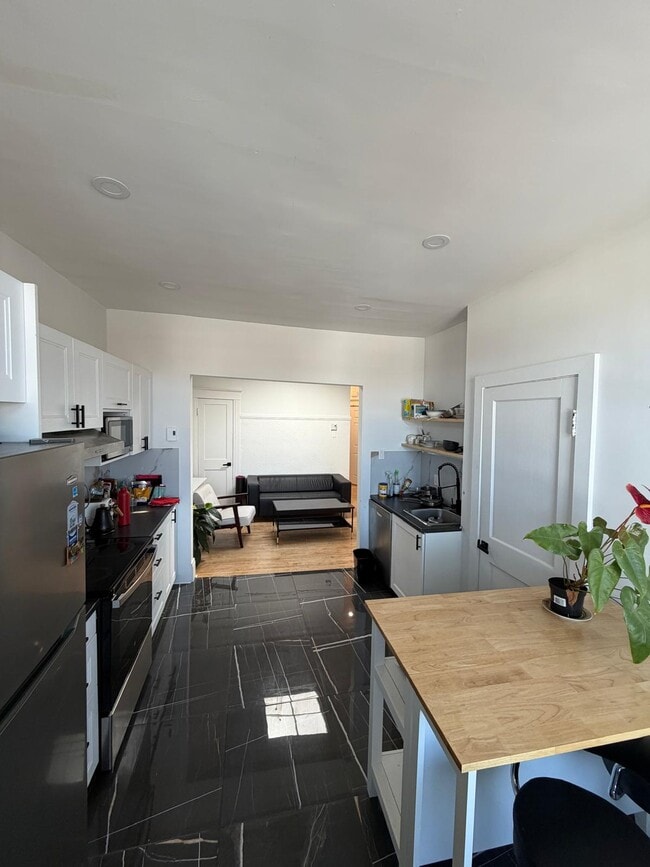 Photo - 8325 Rue Foucher Unit appartement 8325A