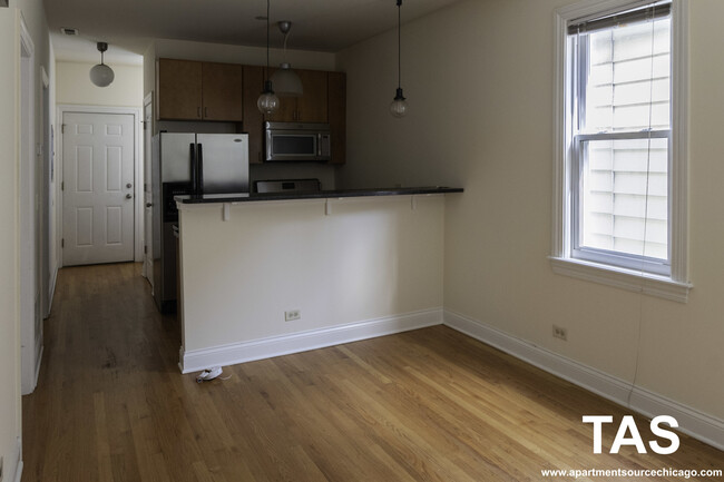 Photo - 1738 W Altgeld St Unidad 2R Rental