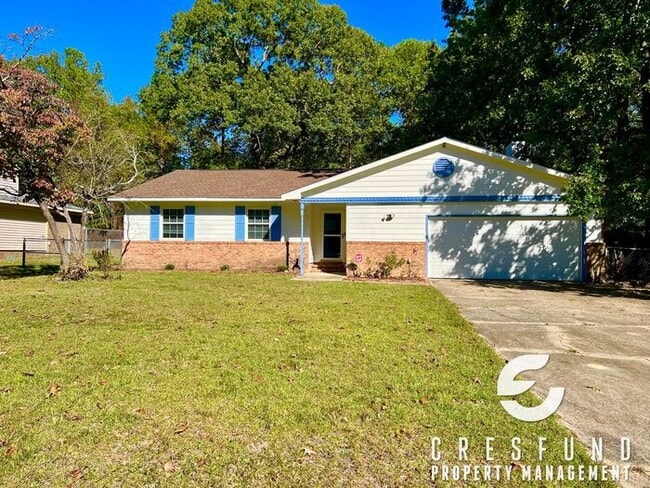 Building Photo - 3Br 2BAth Close to Fort Bragg with Large F...