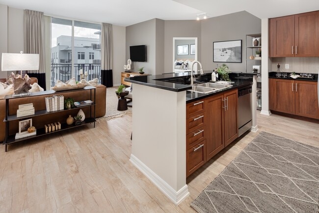 Midtown 24
