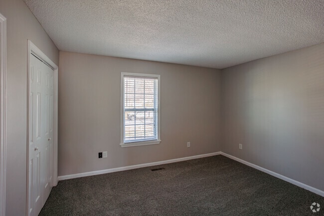 2BR, 1.5BA - 1100SF - Bedroom