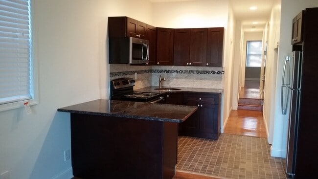 Building Photo - Beautiful newly renovated apartment for rent Unit 2