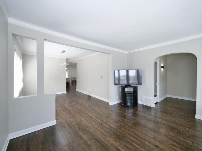 4416 N Marmora Ave