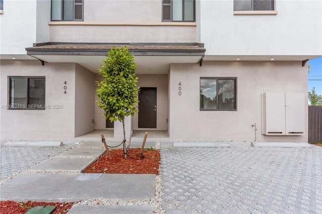 Photo - 412 SW 1st St