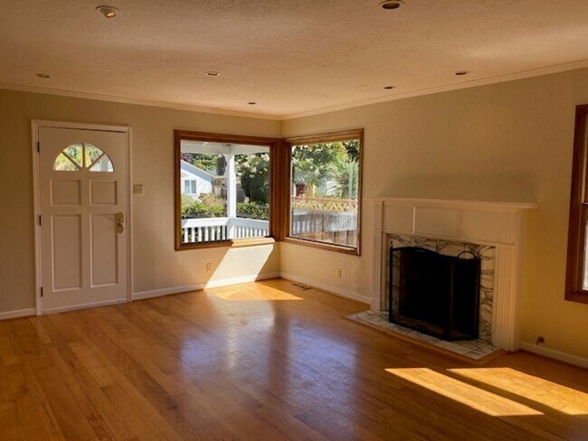 Photo - Charming home in great location