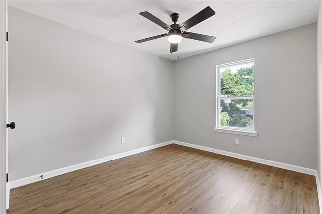 Photo - 5930 Sierra Dr NW