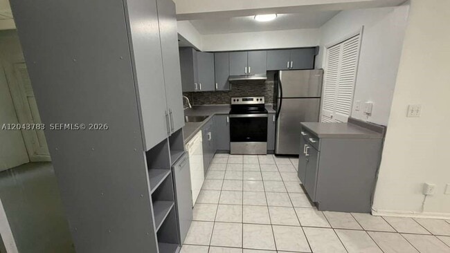 5425 NW 16th St Unit 0