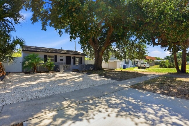 Photo - 2519 39th Ave N