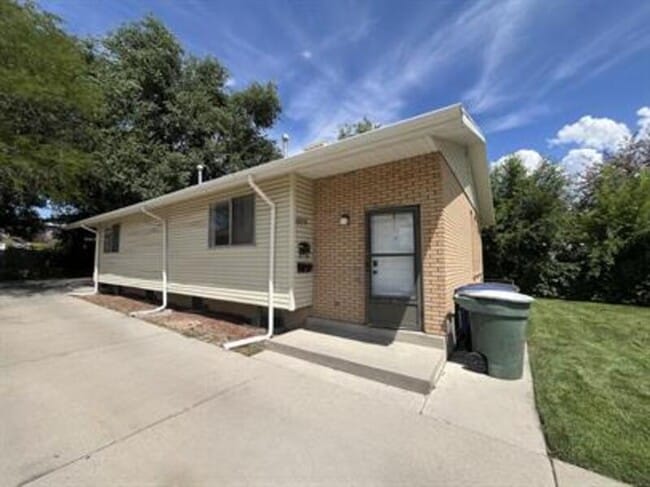 Building Photo - 1265 Crandall Ave S Rental