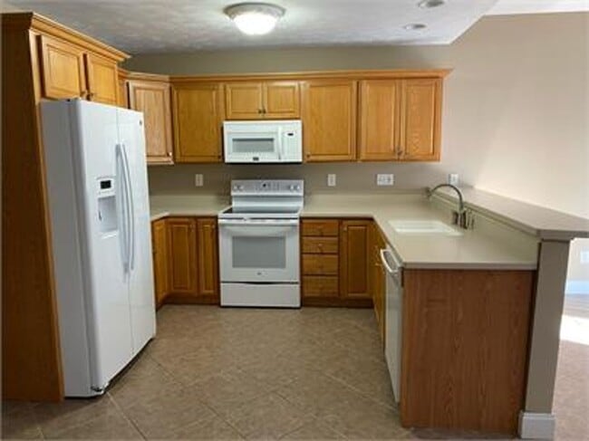Photo - 102-114 Wintergreen Unit 112