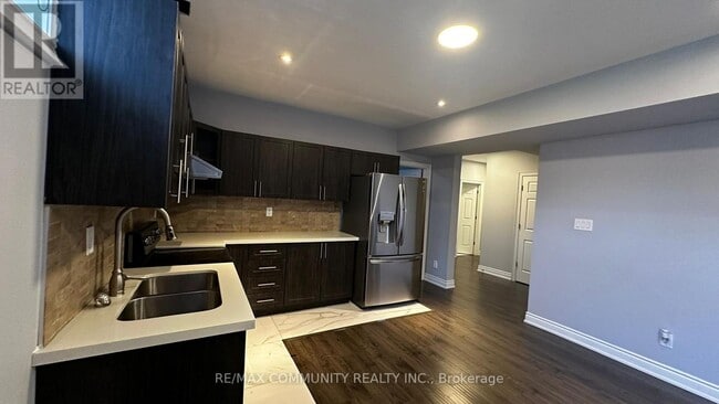 Photo - 331 Morrish Rd