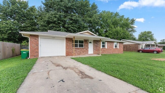 Building Photo - 1006 Joye St Rental