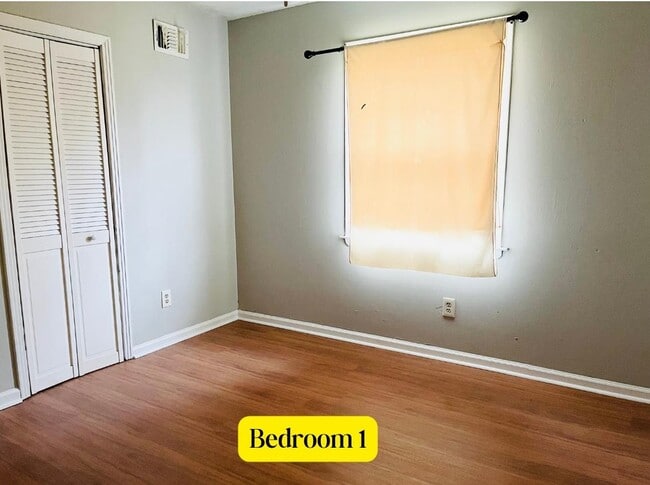 Photo - 5057 Gull Rd