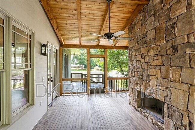 Photo - 2272 Abby Ln NE