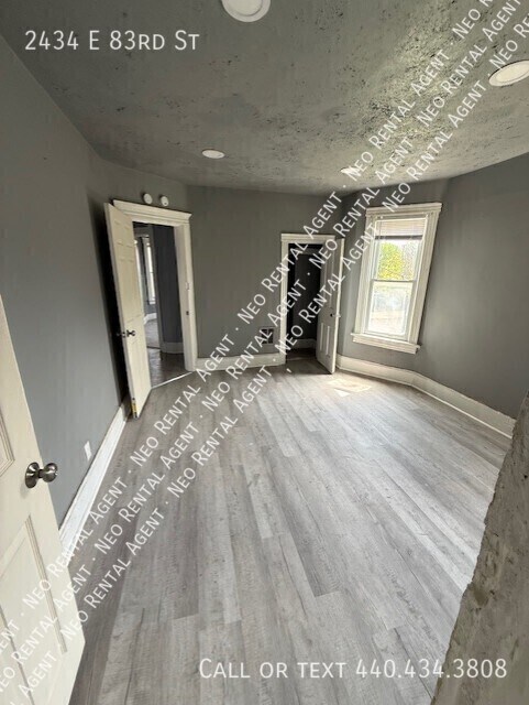 Photo - 2434 E 83rd St