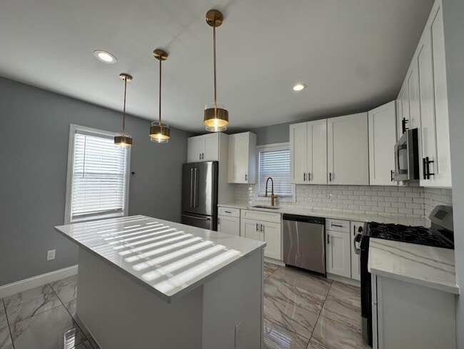 Photo - 243 Hamilton Pl Unit 2