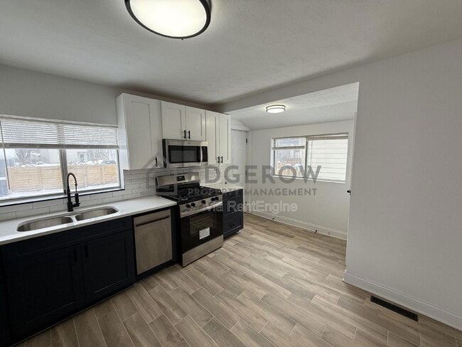 Photo - 1004 Garfield Ave NW