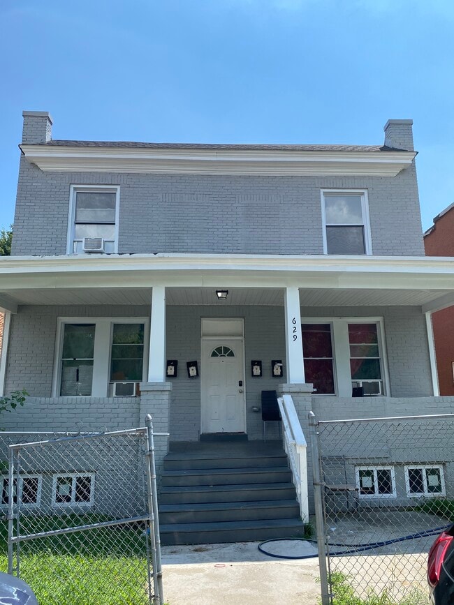 Building Photo - 629 Dumbarton Ave