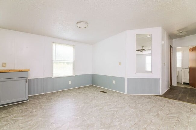 Photo - 2137 Coral Dr