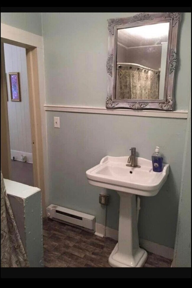 Photo - charming 1 bedroom, 1 bathroom apartment in Dawson, GA with its own private entrance.