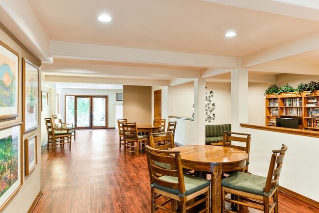 Clubhouse en Village Pointe Apartment Homes
