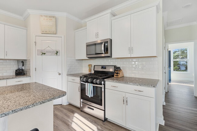 Photo - 1024 Chicory Trce