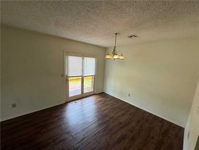 301 S 11th Pl