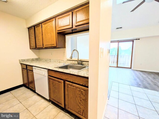 2313 Ravens Crest Dr