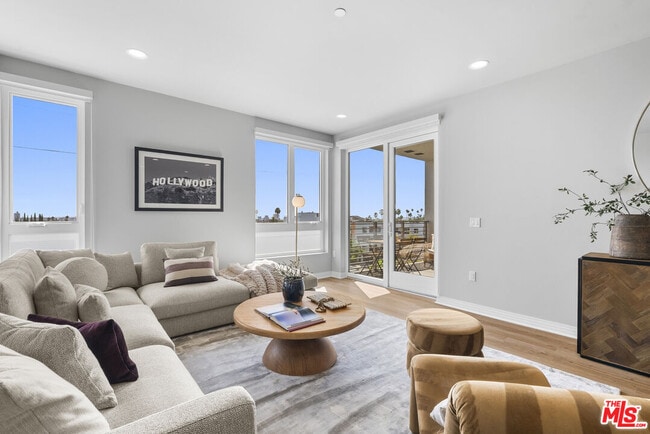 7428 Santa Monica Blvd Unit 406